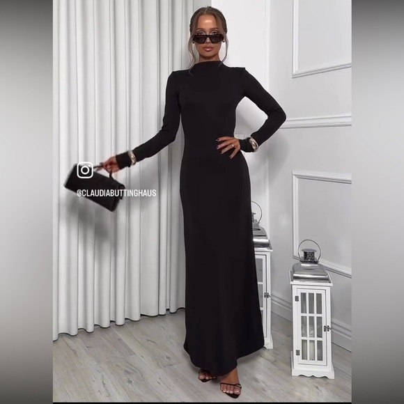 Zara Dresses & Skirts - NWT ZARA VIRAL 2025 COLLECTION OPEN-BACK CREPE DRESS SIZE L 
🚨FIRM PRICE